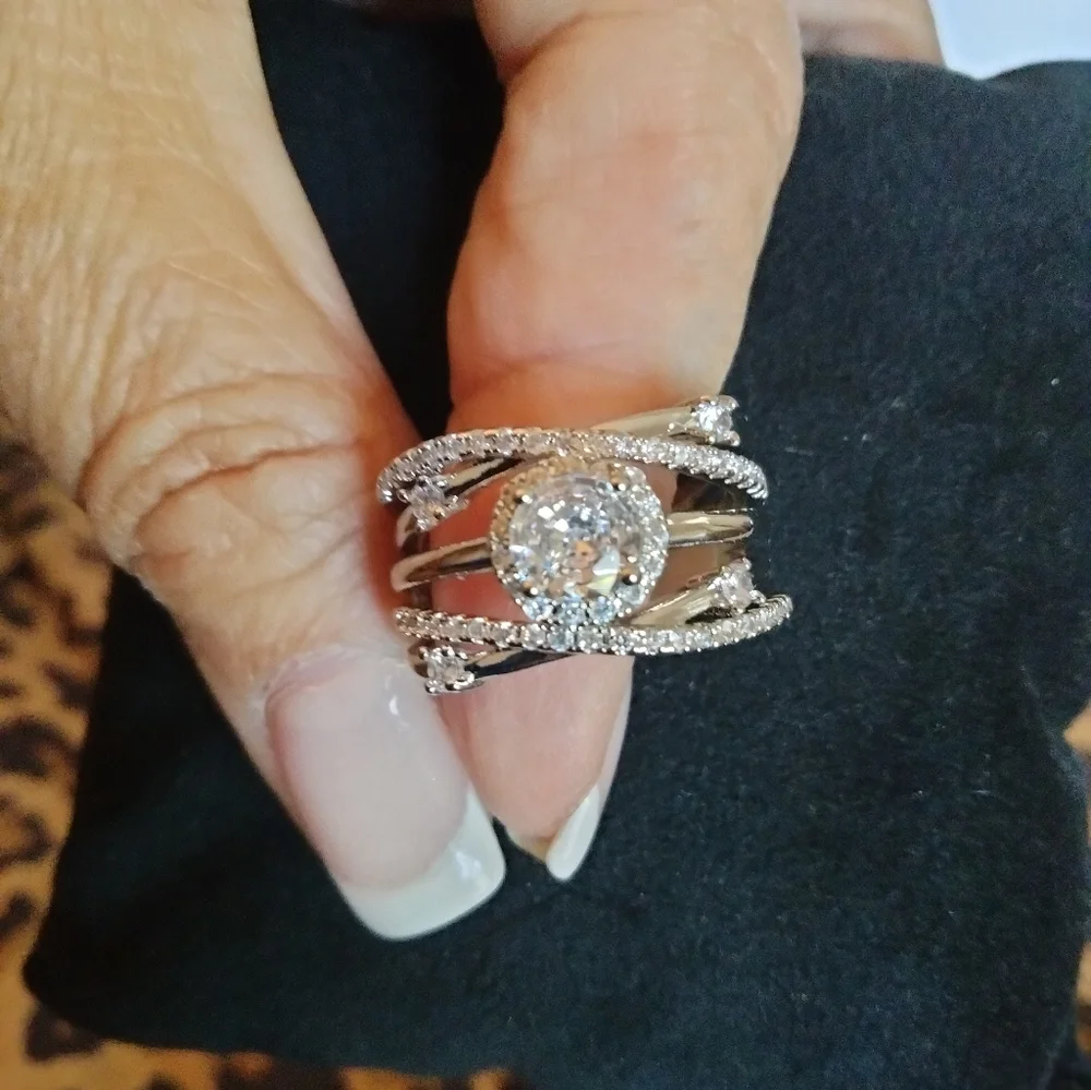Bling cocktail ring. Sz 8. 1 Left